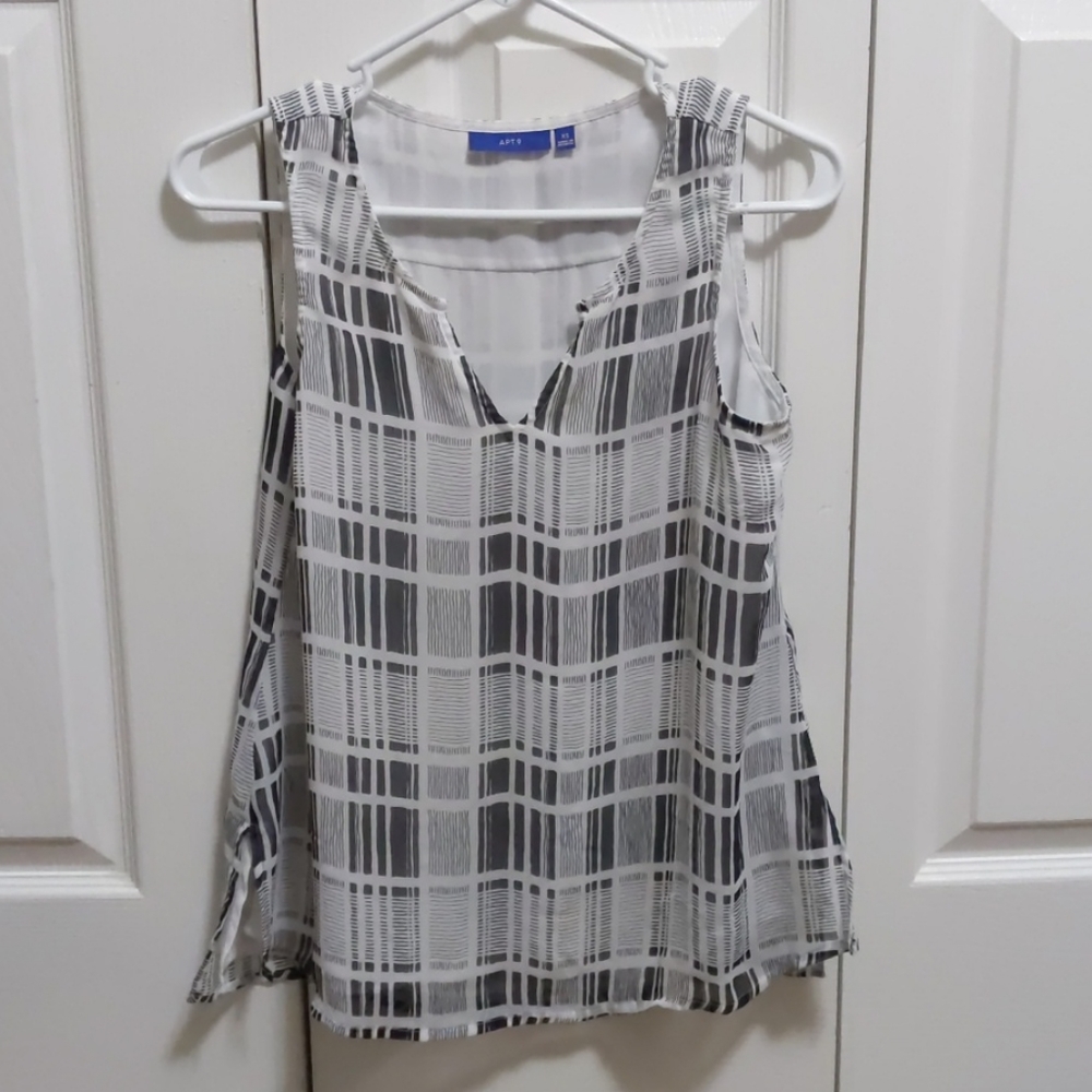 B&W sleeveless blouse